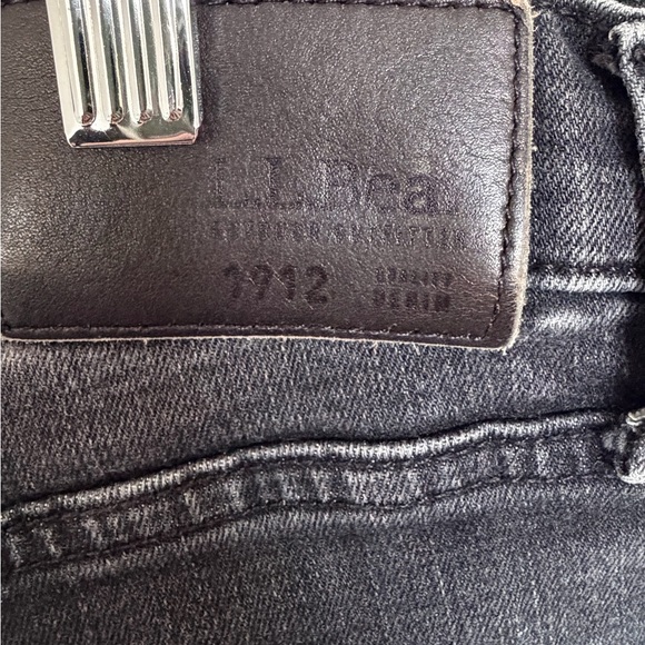 Men's BeanFlex® Jeans, Standard Athletic Fit, Straight Leg 36x30 - Picture 4 of 5